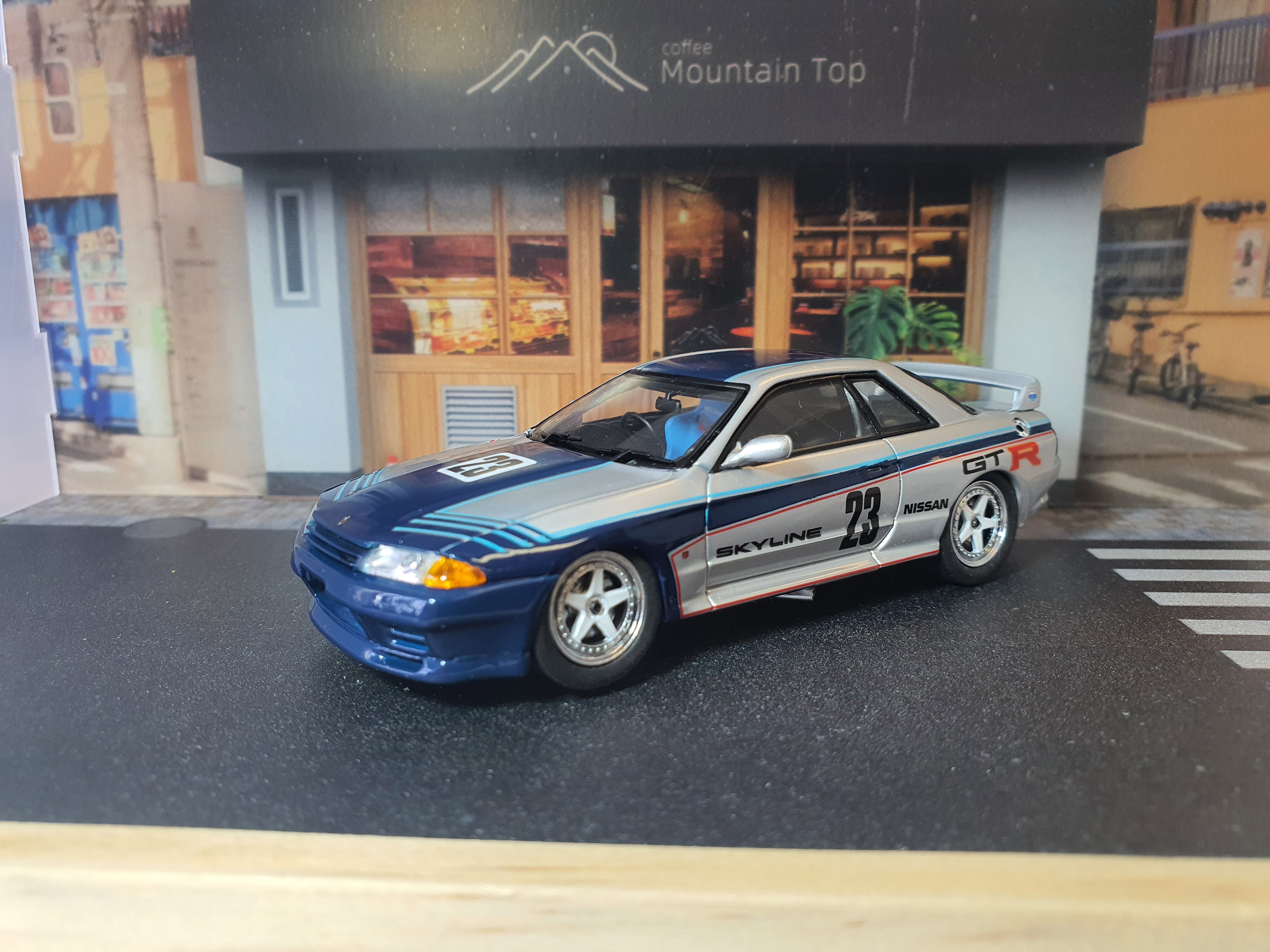 Nissan Skyline GT-r R32 Taisan 1/43 by Ebbro