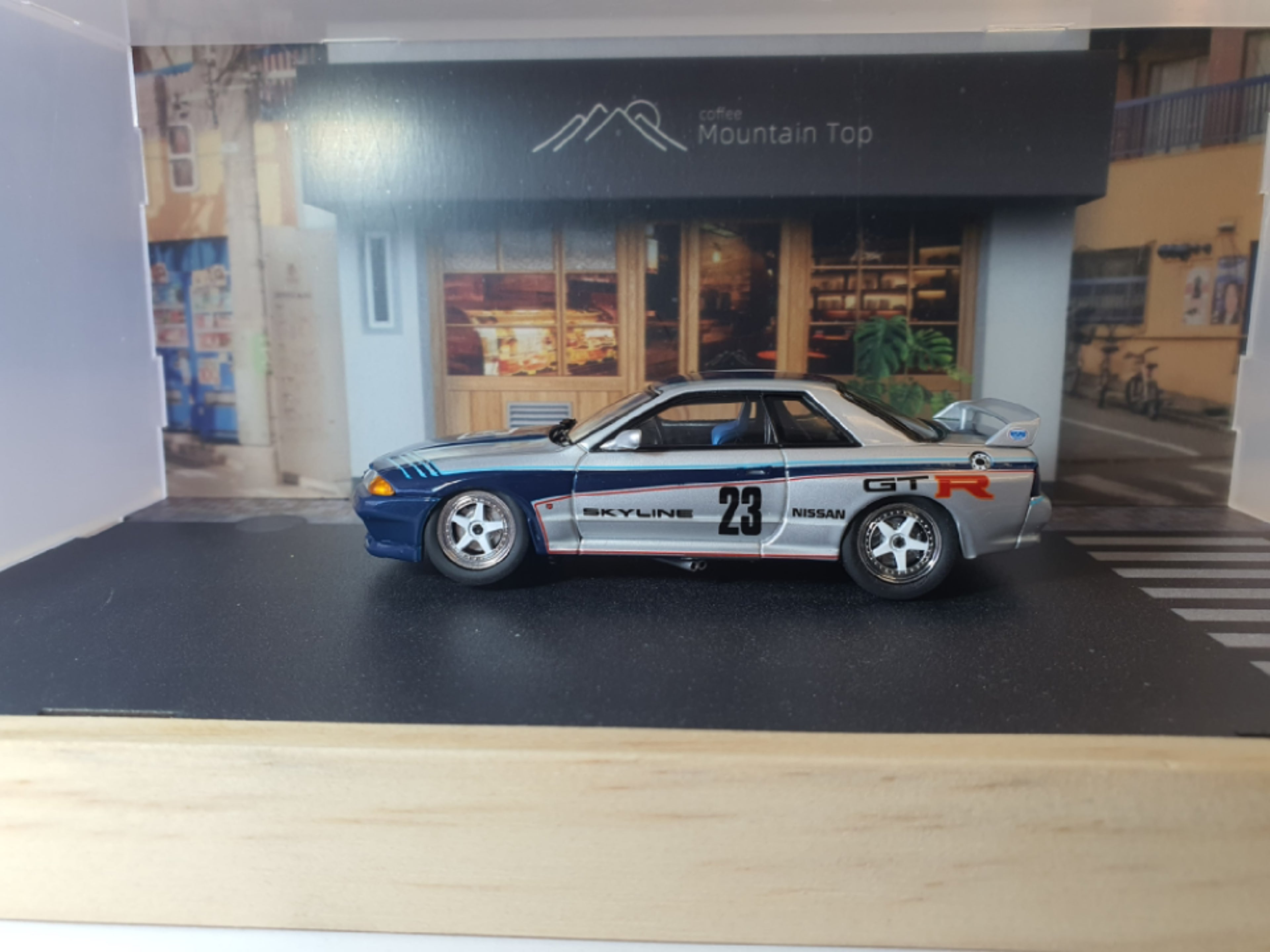 Nissan Skyline GT-r R32 Taisan 1/43 by Ebbro