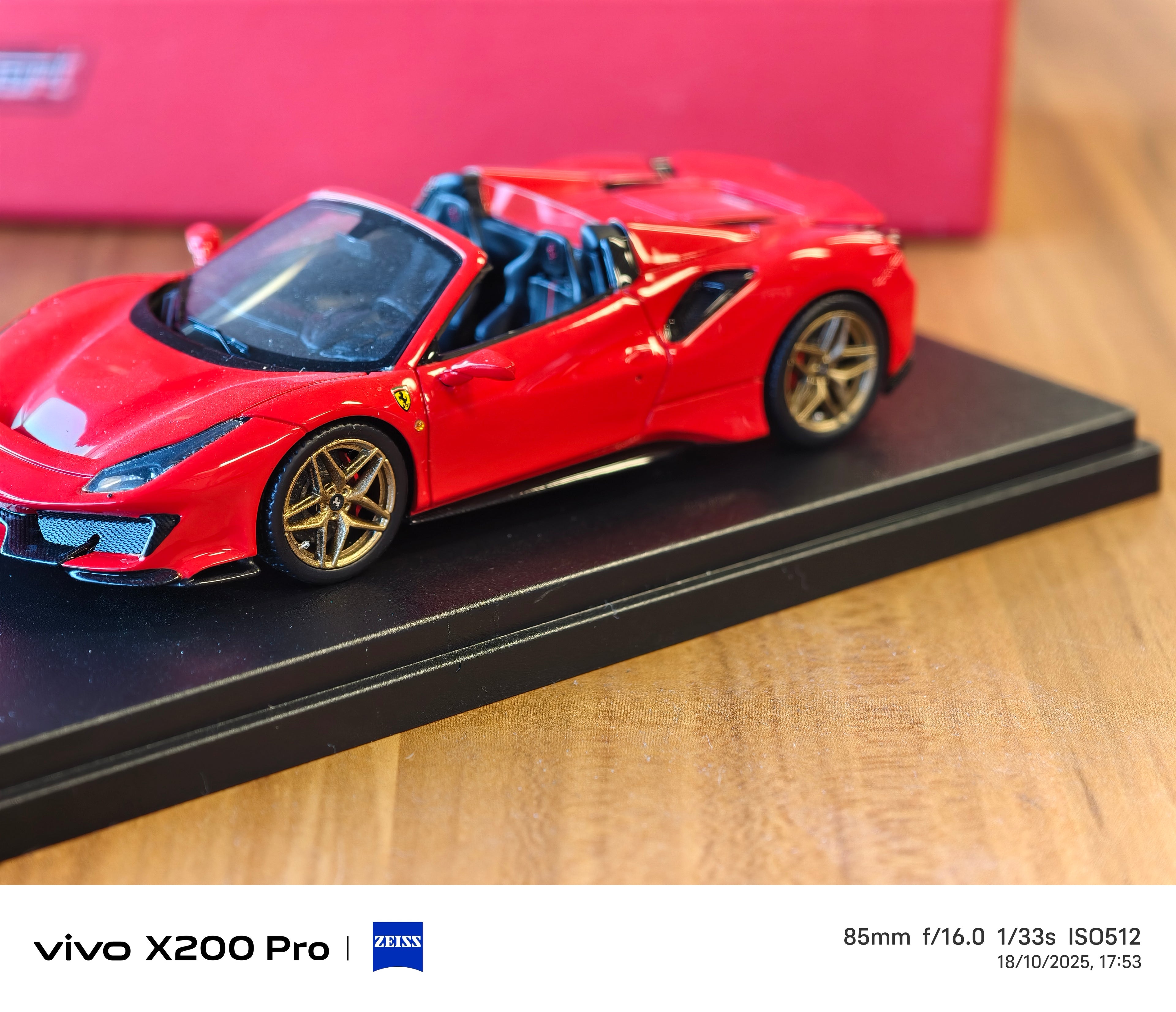 Ferrari 488Pista Spider Looksmart 1/43 scale diecast, resin model car