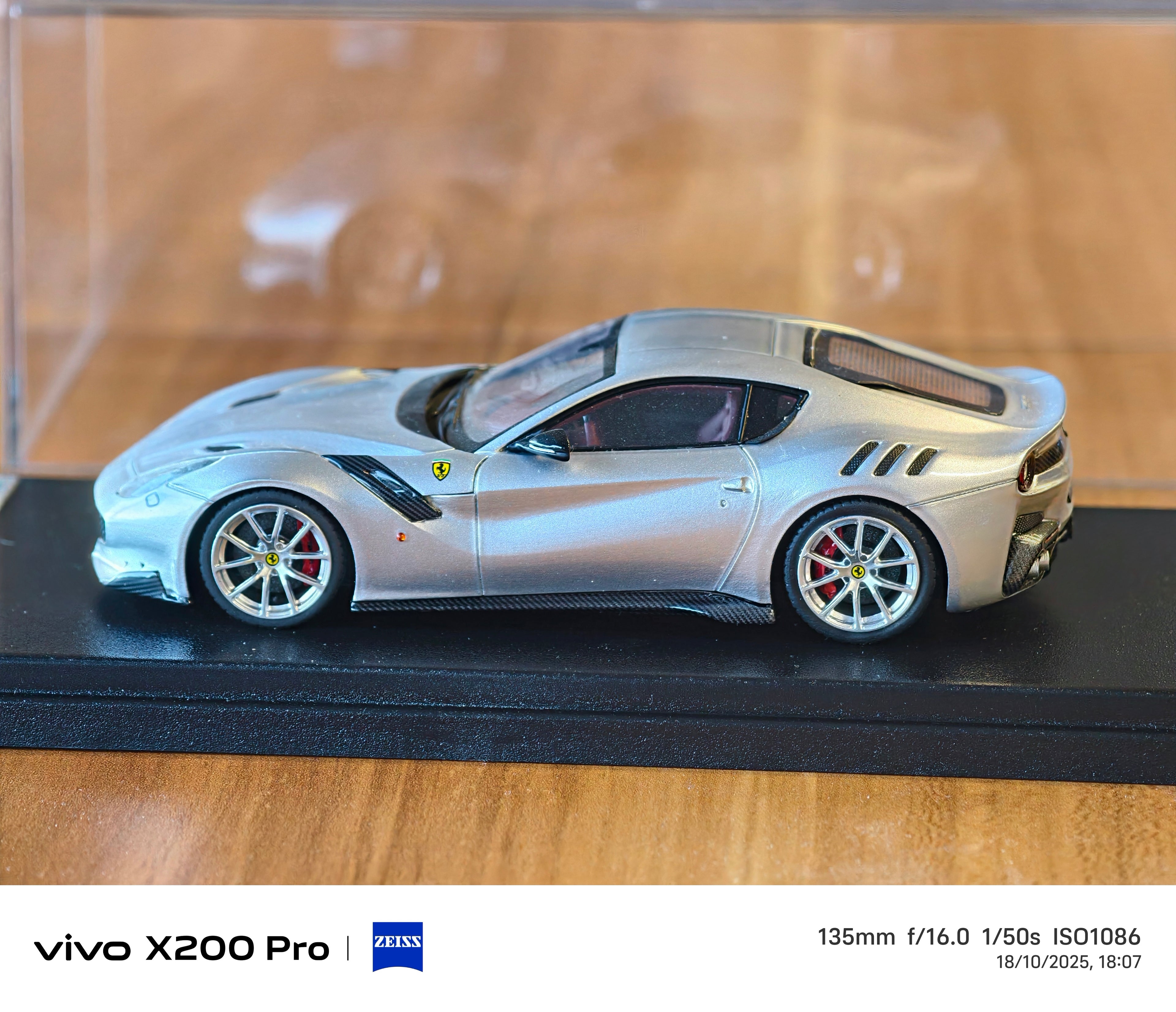 Ferrari Looksmart 1/43
