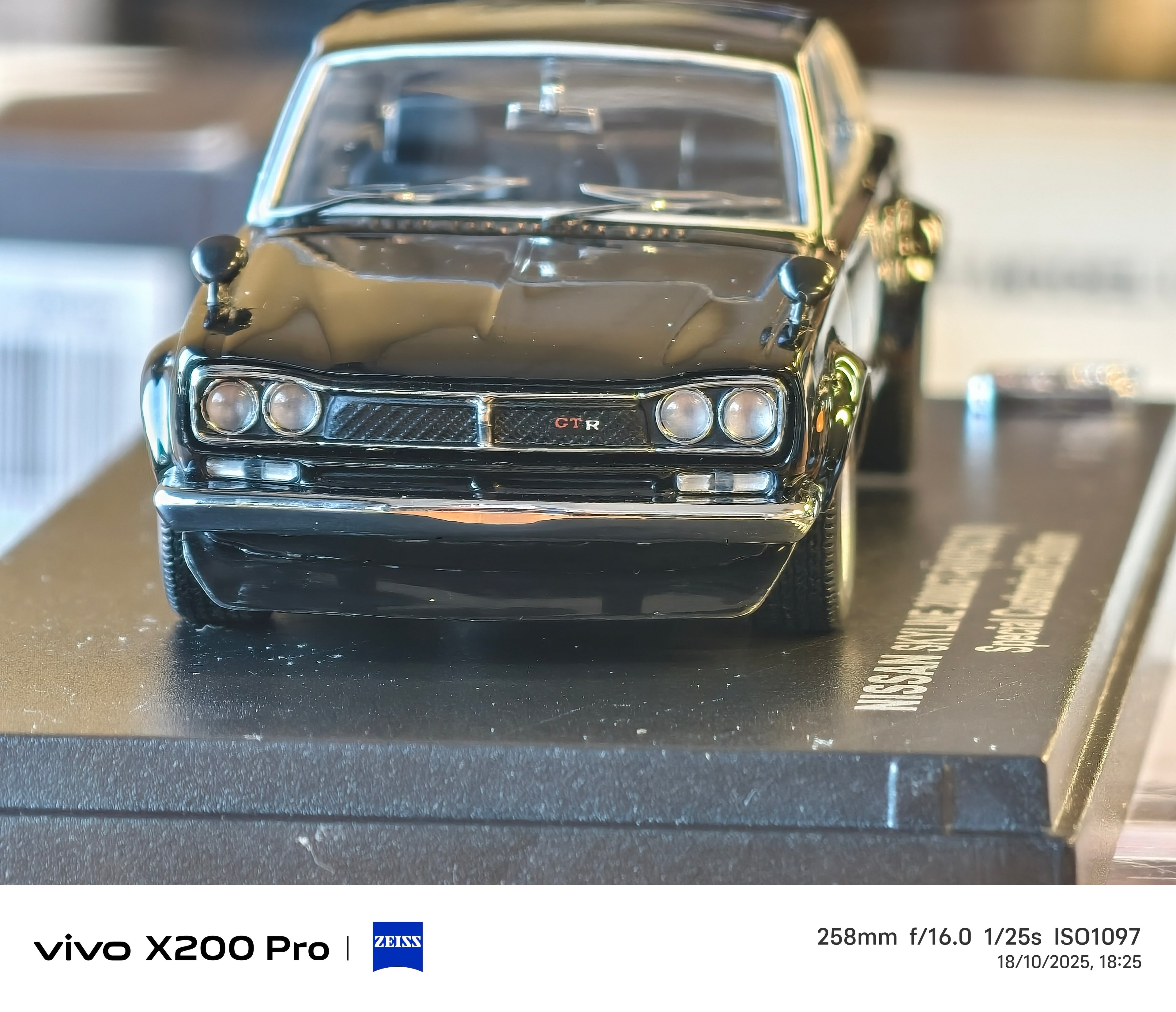 Nissan Skyline 2000GT-R (KPGC10) special customised edition Kyosho Carnel