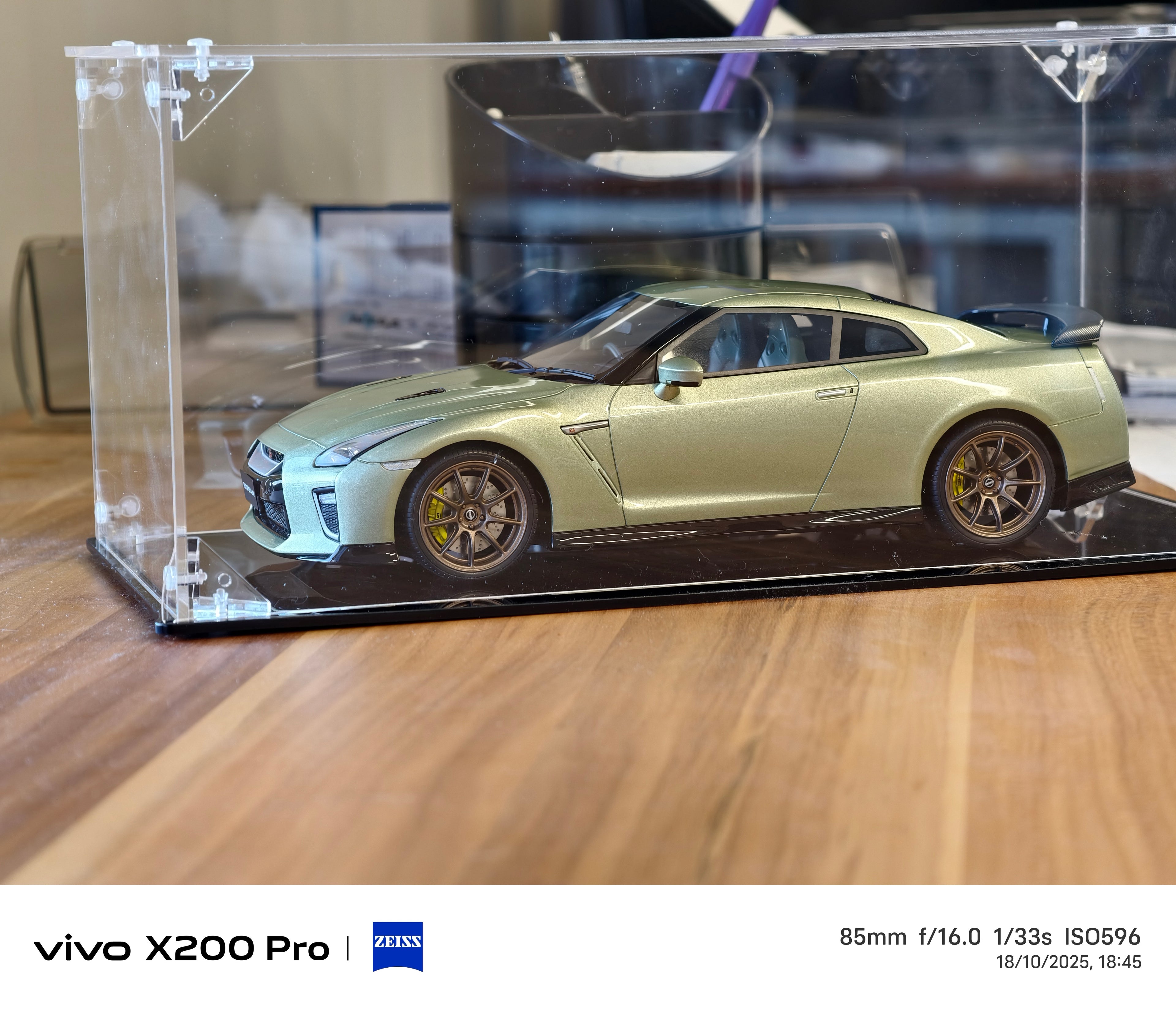 Nissan GT-R R35 Kyosho Samurai Jade Green 1/18
