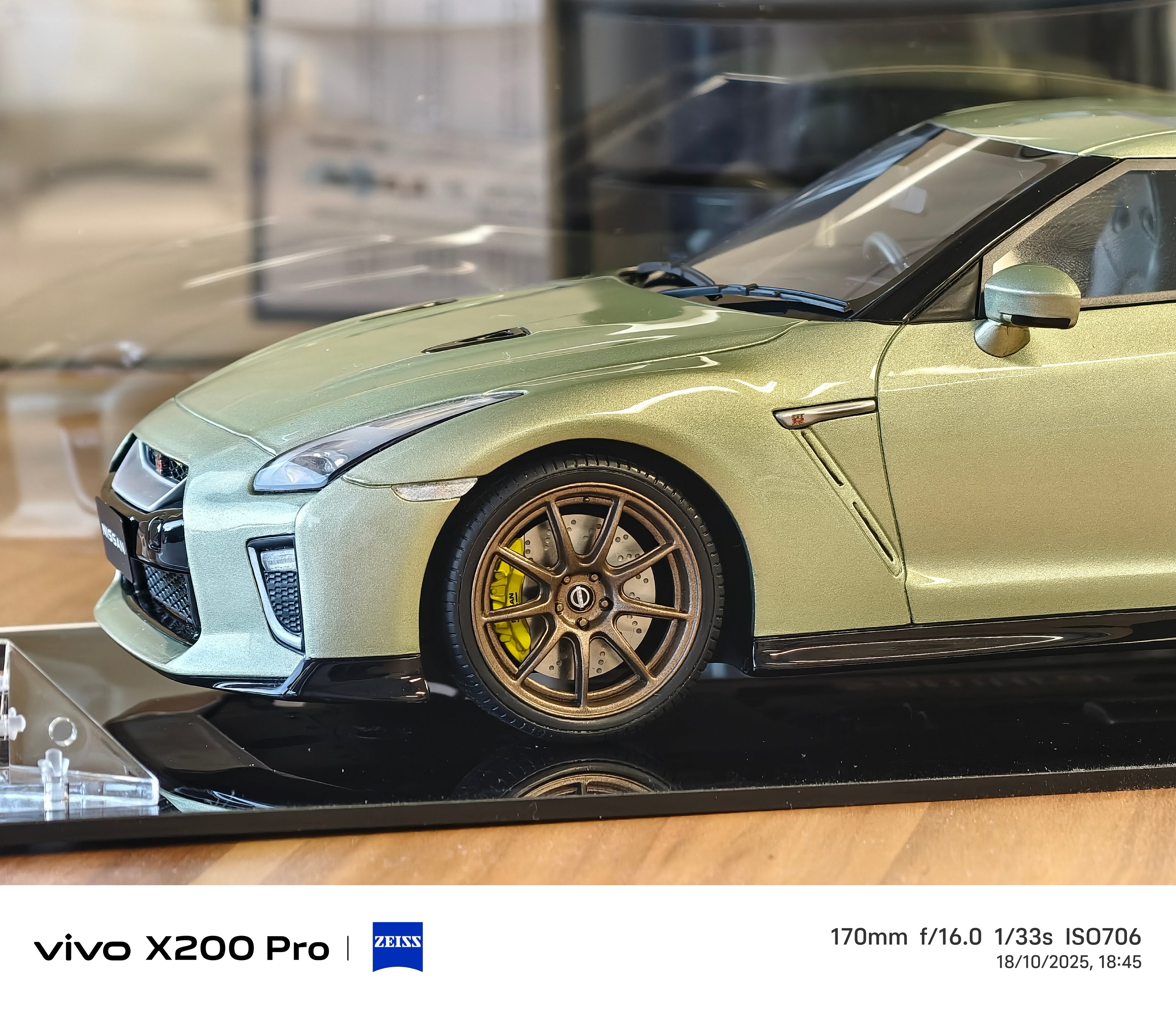Nissan GT-R R35 Kyosho Samurai Jade Green 1/18