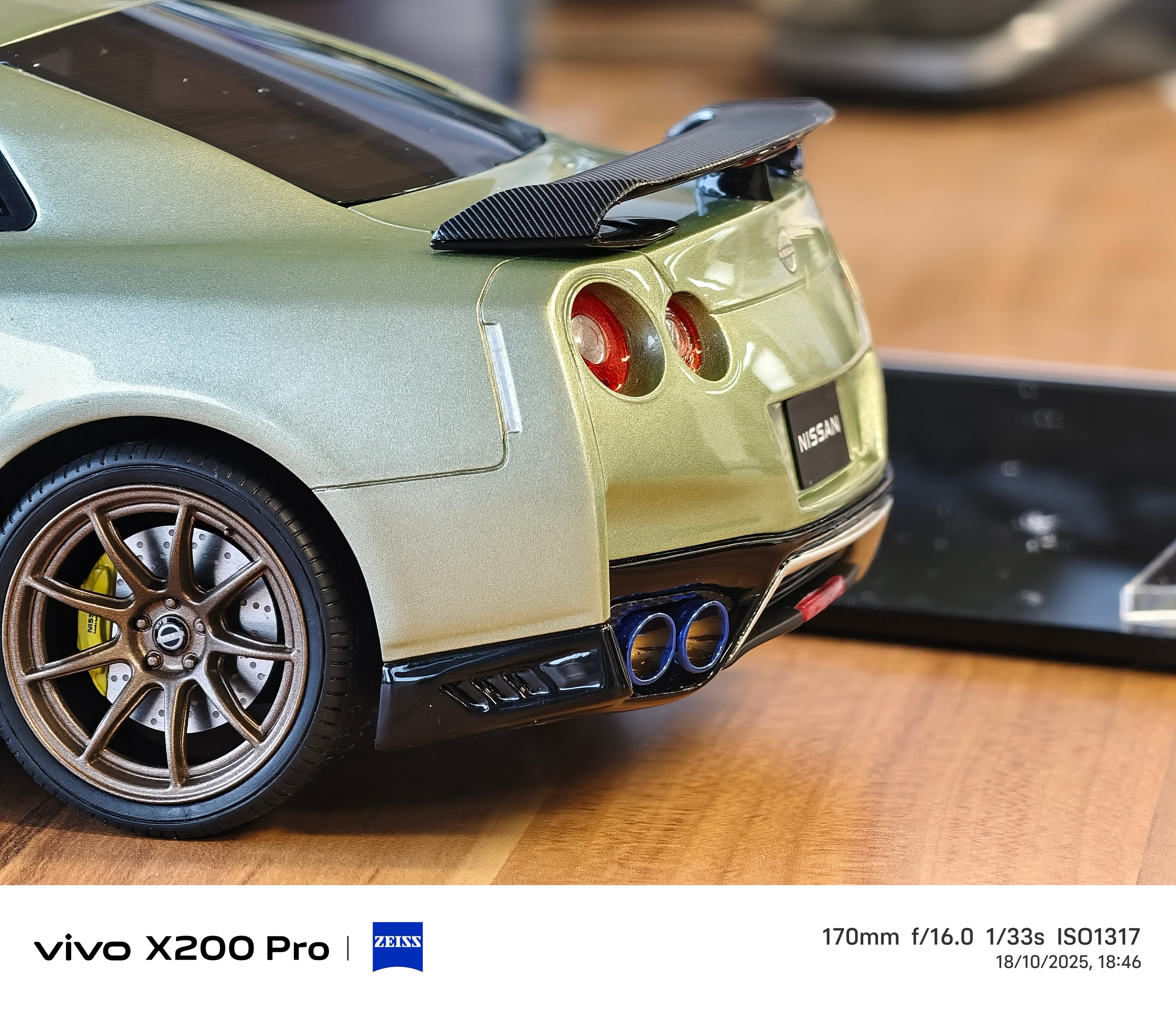 Nissan GT-R R35 Kyosho Samurai Jade Green 1/18