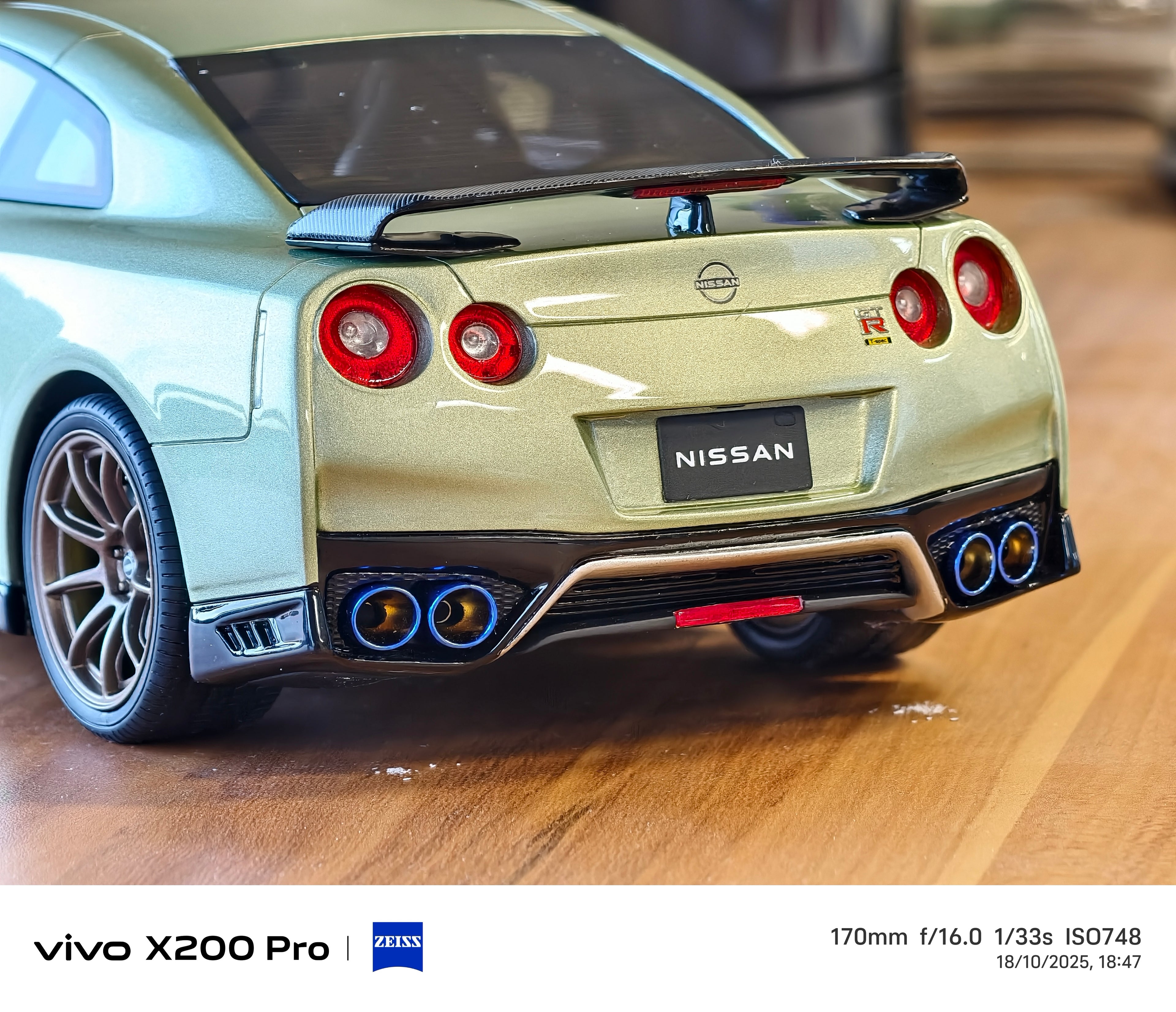 Nissan GT-R R35 Kyosho Samurai Jade Green 1/18