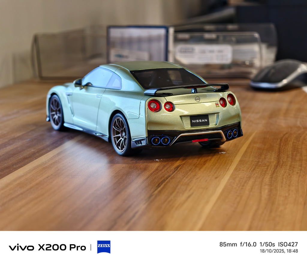 Nissan GT-R R35 Kyosho Samurai Jade Green 1/18