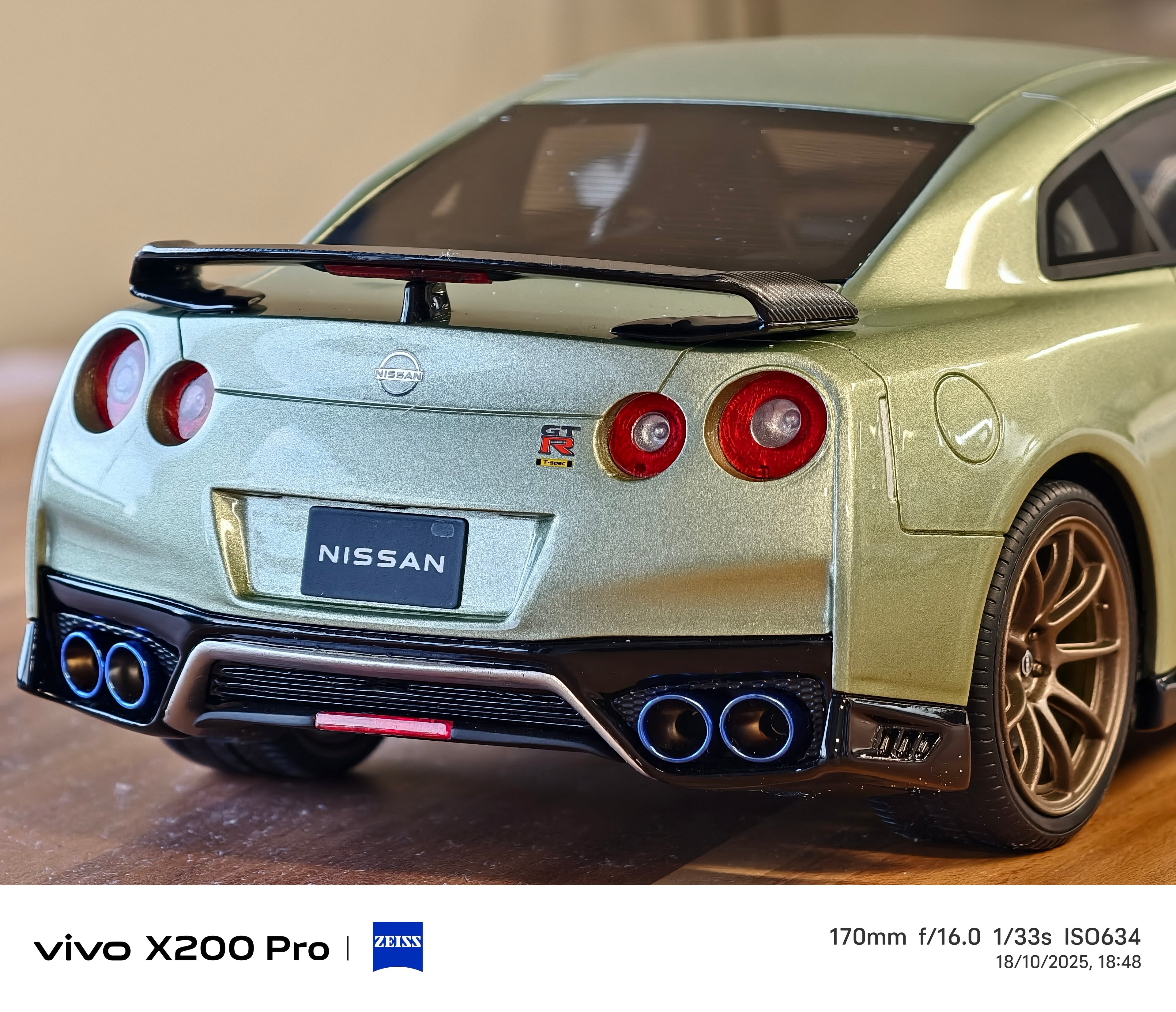 Nissan GT-R R35 Kyosho Samurai Jade Green 1/18