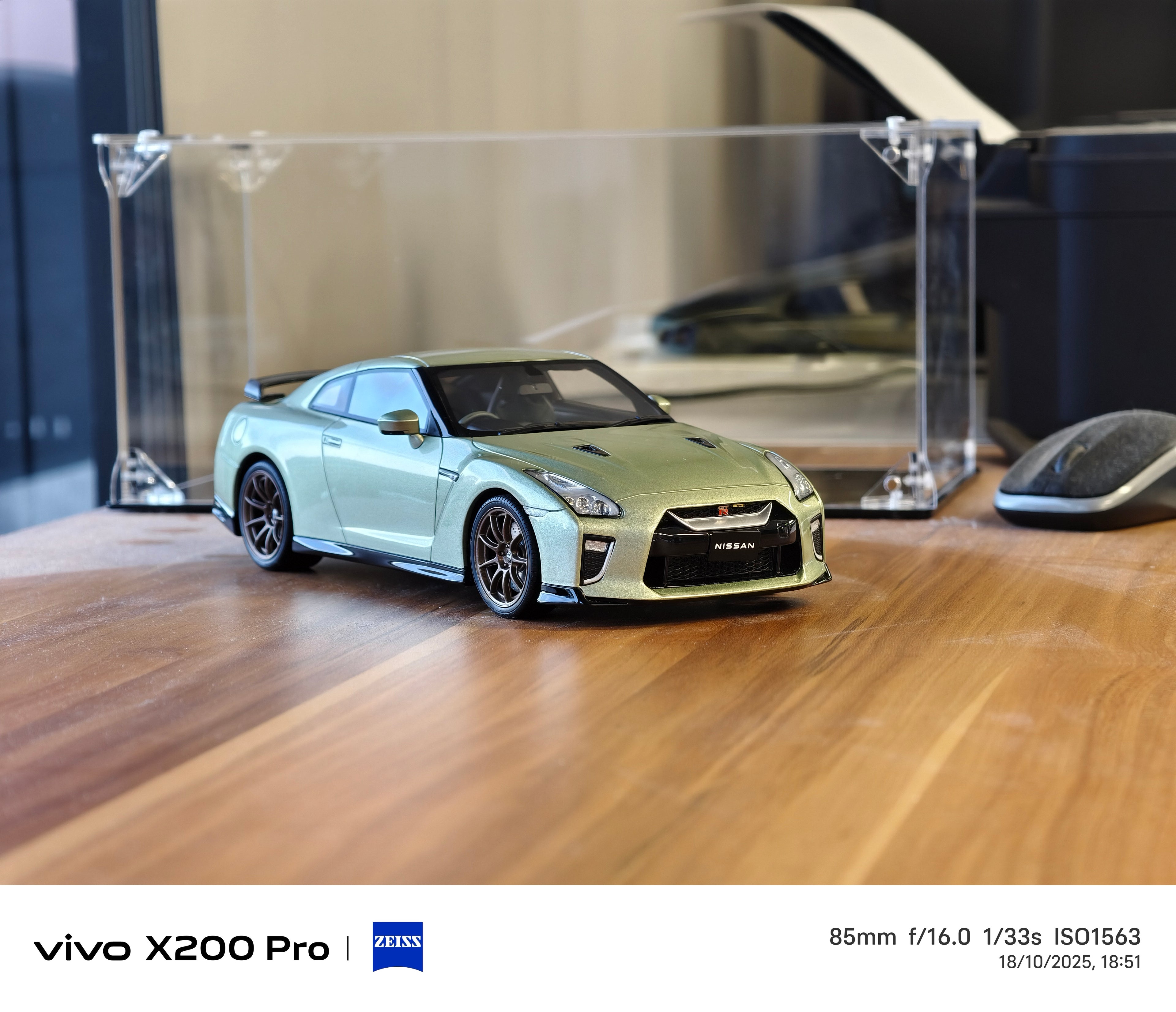 Nissan GT-R R35 Kyosho Samurai Jade Green 1/18