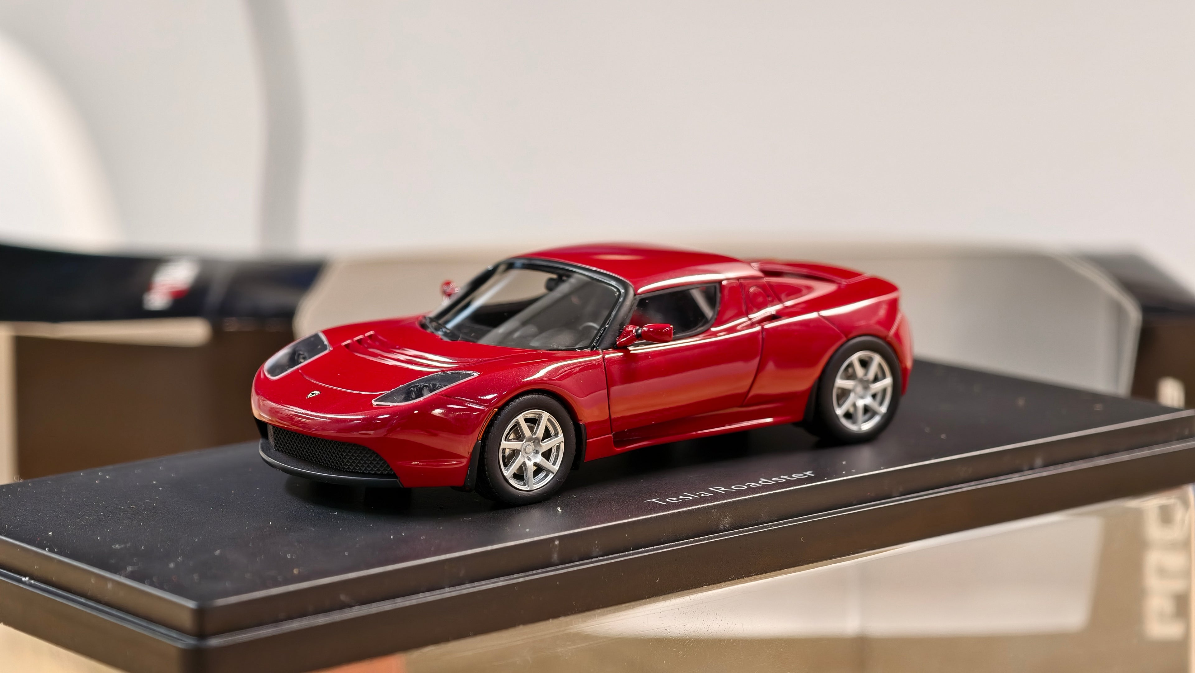 Tesla Roadster 1/43 by Schuco in red
