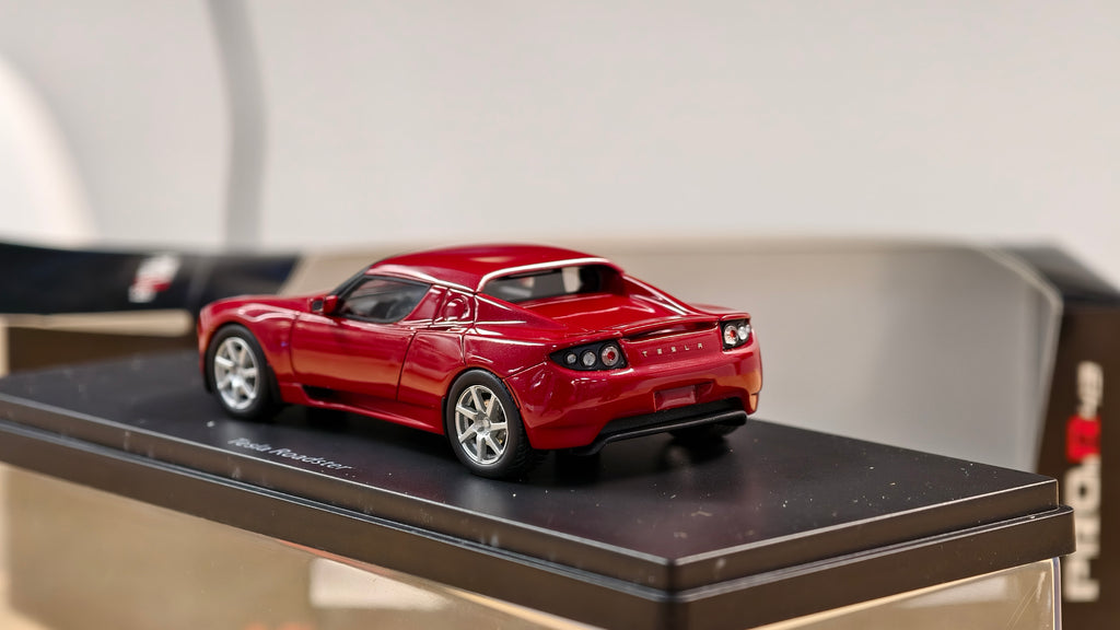 Tesla Roadster 1/43 by Schuco in red