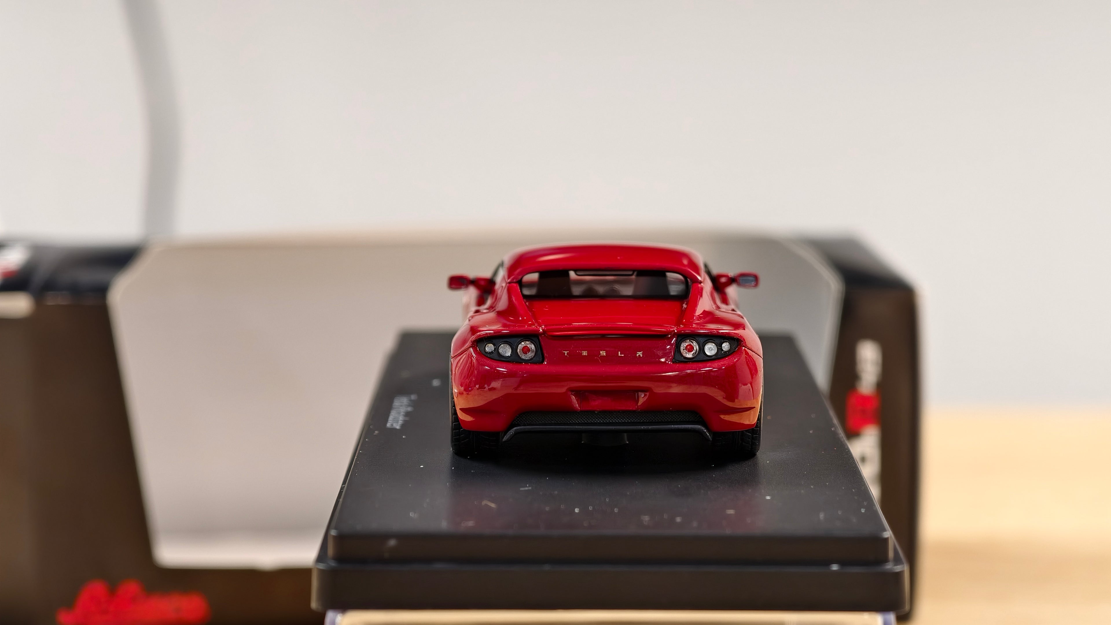 Tesla Roadster 1/43 by Schuco in red