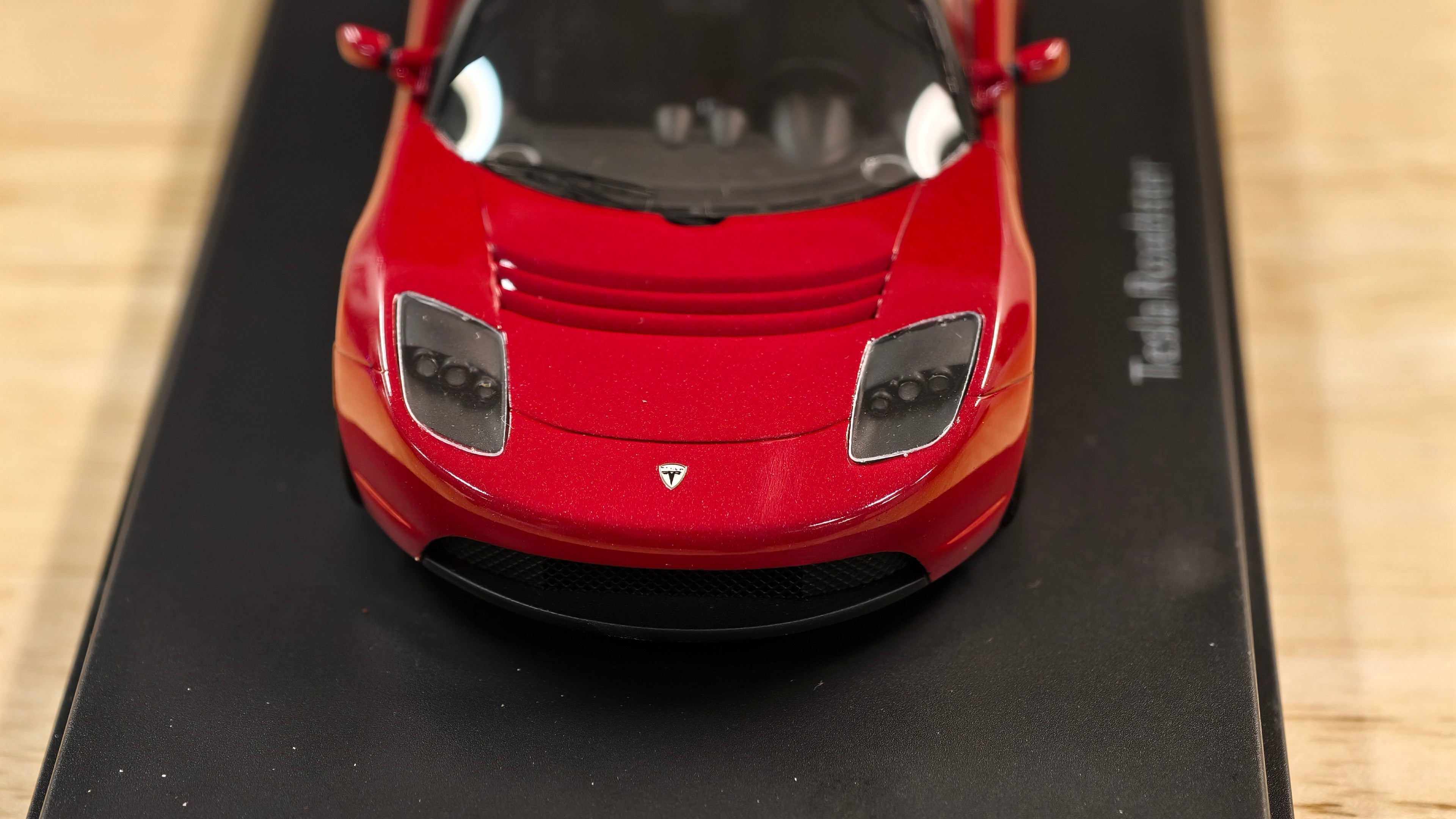 Tesla Roadster 1/43 by Schuco in red