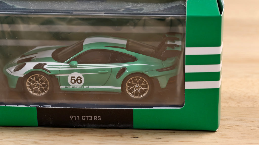 Porsche 911 gt3 rs by Minichamps 1/43 scale
