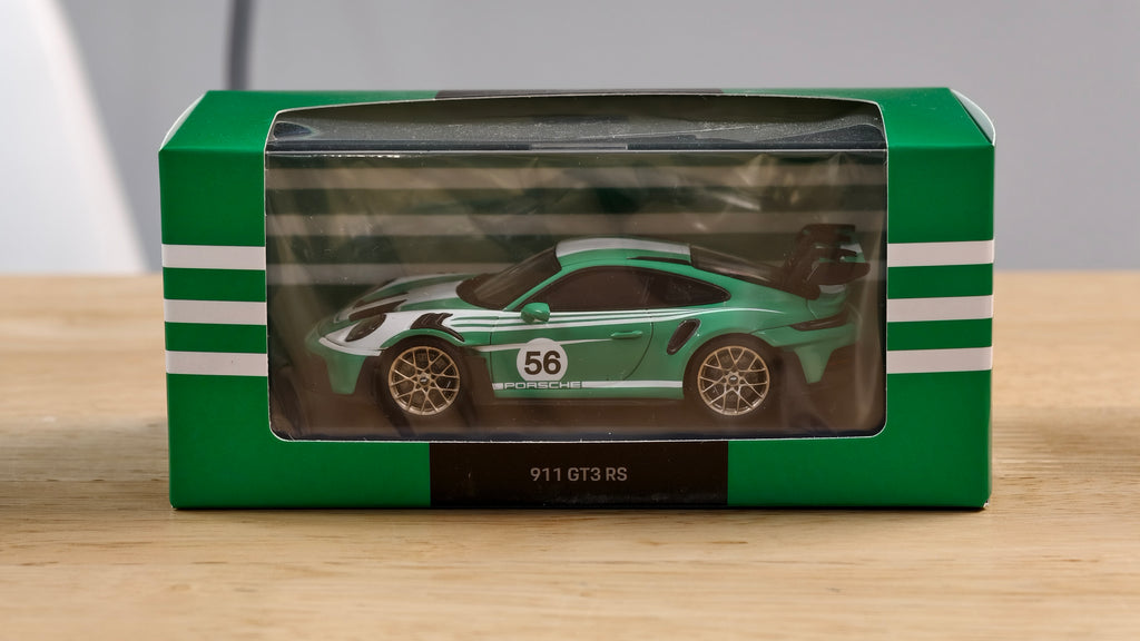 Porsche 911 gt3 rs by Minichamps 1/43 scale